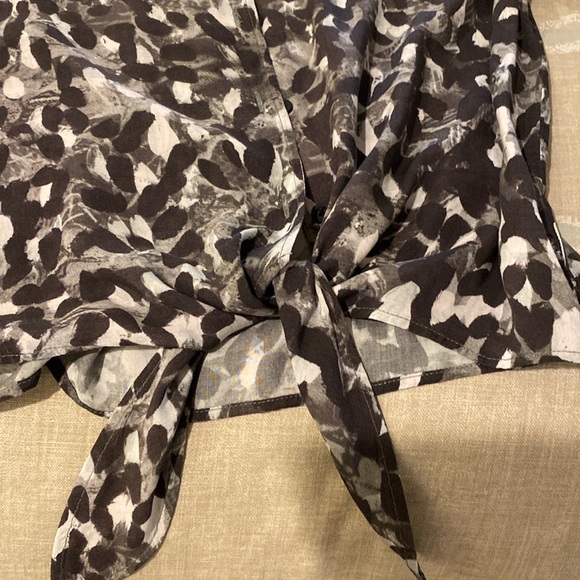 Cloth and Stone for Anthropologie blouse with tie at waist - Picture 3 of 7